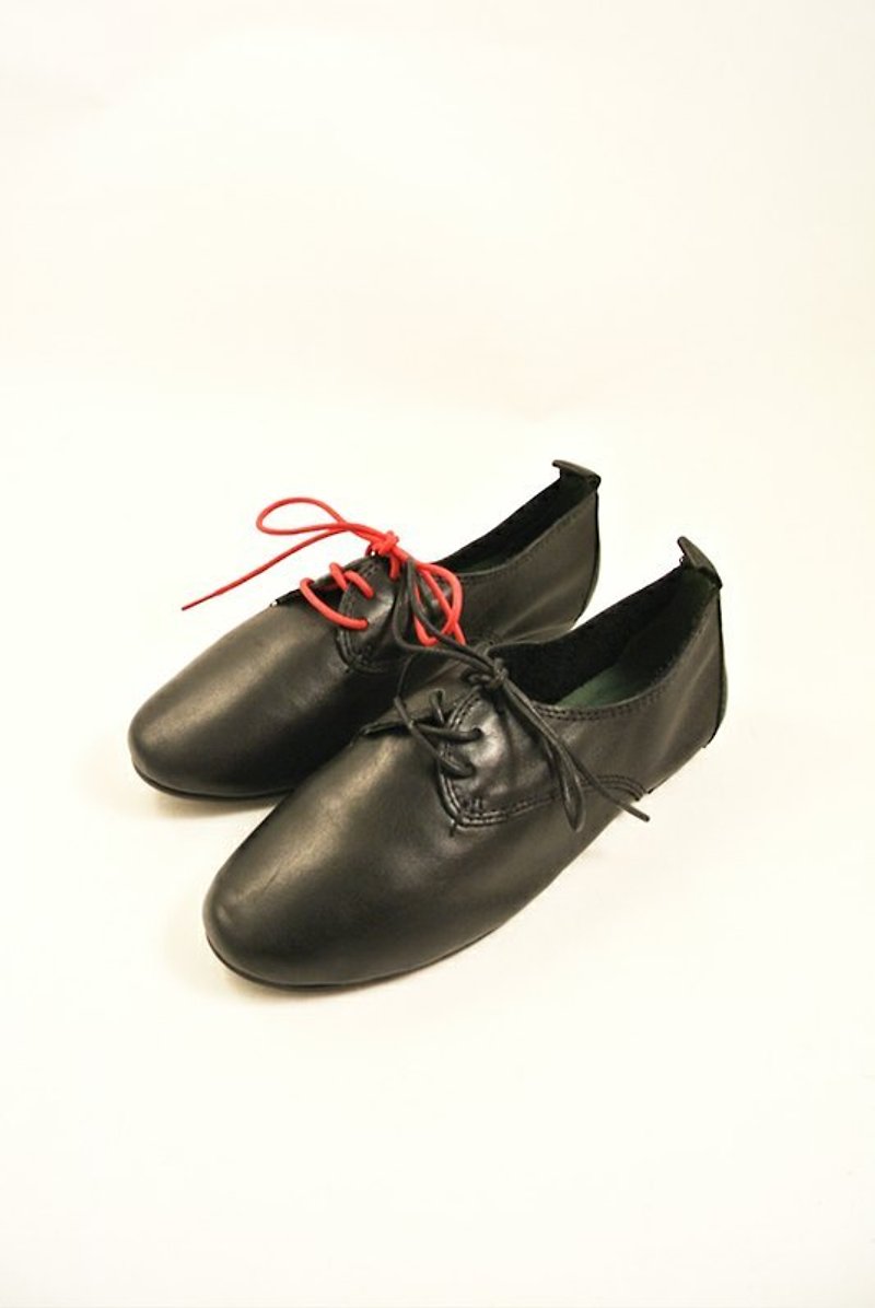 帶一顆蘋果到公園野餐．手牽手郊遊牛津(附贈一色鞋帶) - Women's Casual Shoes - Genuine Leather Black