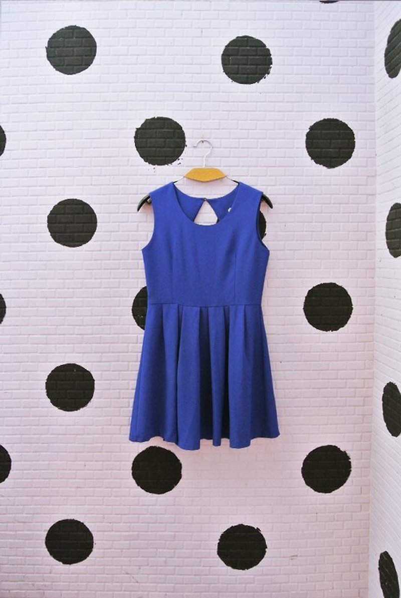 我是女生．瘦身有成背面三角形洋裝 - One Piece Dresses - Other Materials Blue