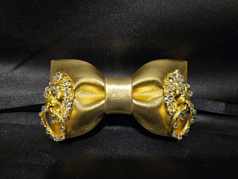 JIOU, Bow tie, limited edition handmade bow tie Taiwan original design - เนคไท/ที่หนีบเนคไท - หนังเทียม สีทอง