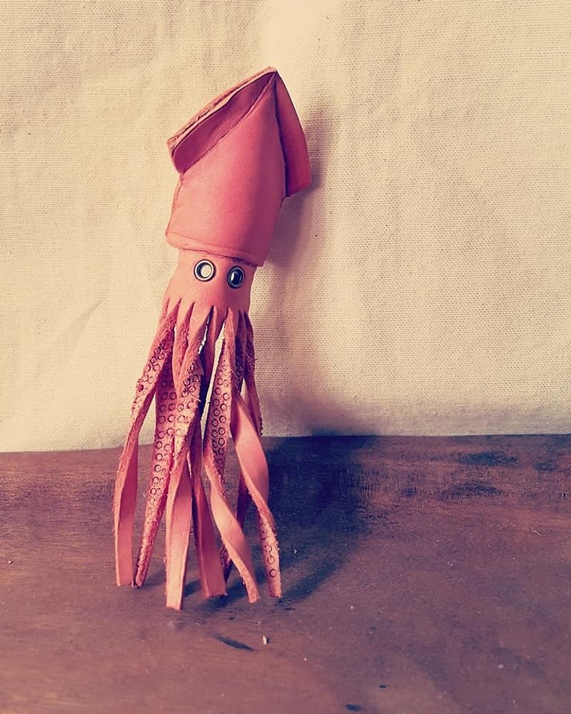 Beautiful octopus ladies pure leather keychain - can be lettering (birthday, Valentine gift) - ที่ห้อยกุญแจ - หนังแท้ สีส้ม