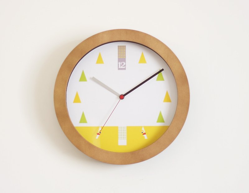 アヒルの丸い木製の壁時計はどこにありますか - 時計 - 木製 イエロー