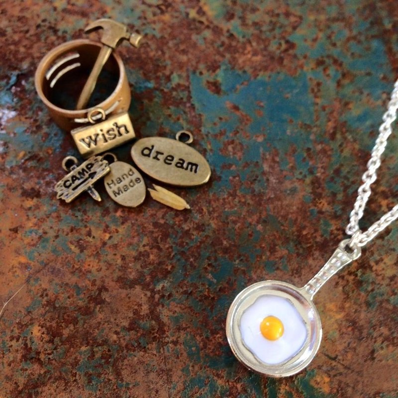 【Story Necklace 故事項鍊】親愛的早安你好荷包蛋 - 項鍊 - 其他金屬 