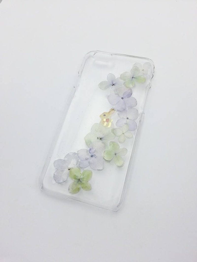 [Lost and find] pastel flowers and rabbit phone case Phone Case - Phone Cases - Plastic Pink