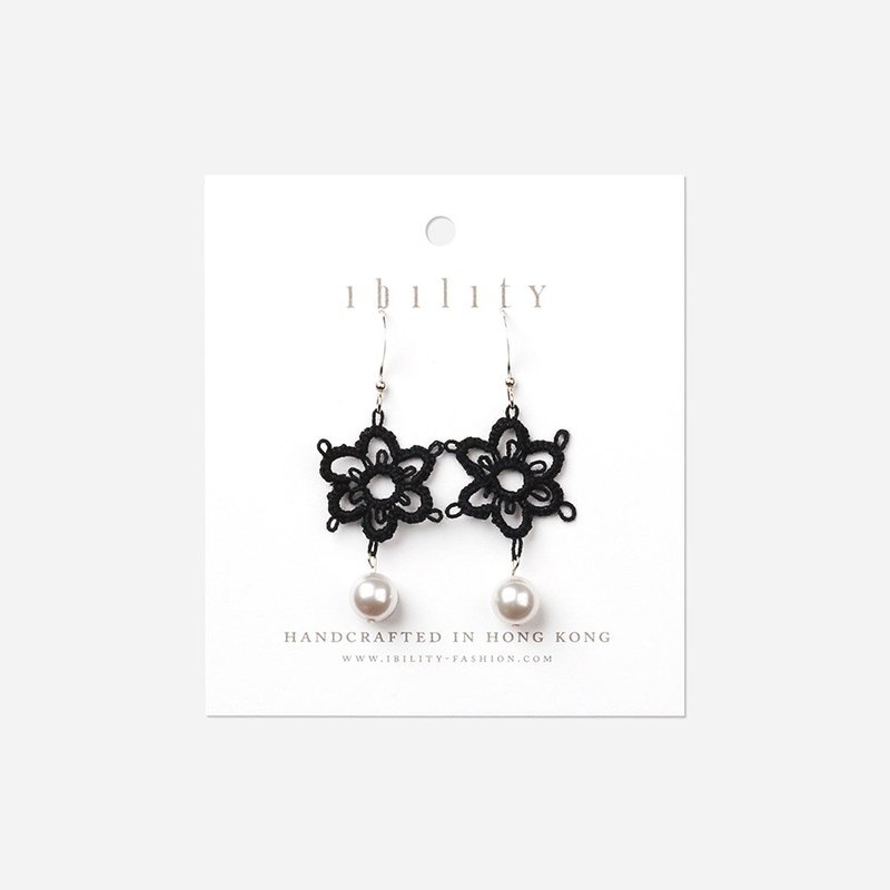 黑色玉蘭鉤織耳環 / Magnolia Crochet Earrings with Pearl - 耳環/耳夾/耳骨夾 - 棉．麻 黑色