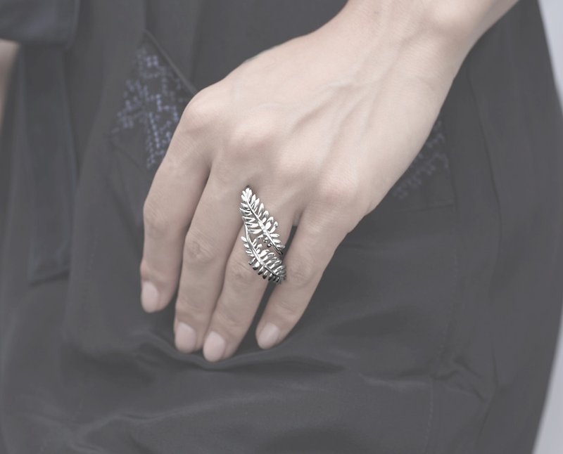 純銀葉子大戒指 創新925銀飾 純銀戒指 開口銀戒女戒 鑽石雙指戒 - 戒指 - 鑽石 銀色