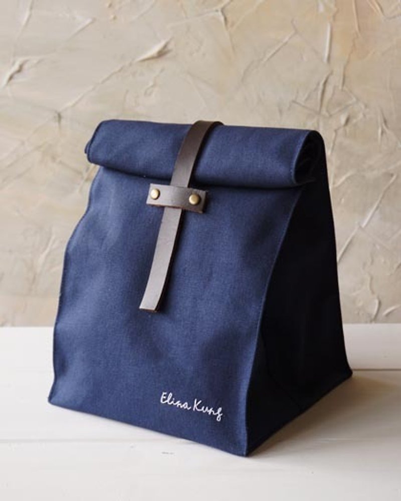 Exclusive order-Hand-embroidered lunch bag storage bag (customized English name) - Other - Cotton & Hemp Blue