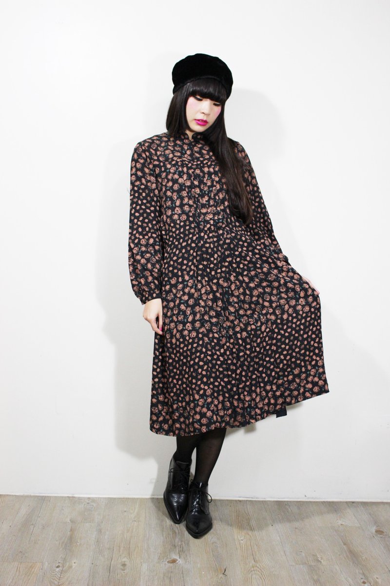 F628 (Vintage) bottom texture black color flowers long-sleeved dress retro vintage {} - ชุดเดรส - วัสดุอื่นๆ สีดำ