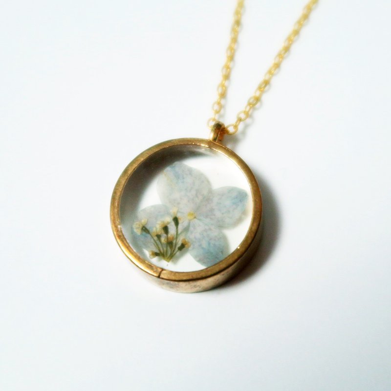 Golden Frame Necklace (Hydrangea pressedflower necklace) - Necklaces - Other Metals Gold