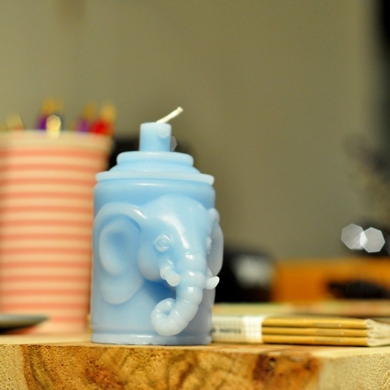 大象索羅.藍色噴罐蠟燭  / 藍色密瓜香。展示樣品販售區 - 香氛蠟燭/燭台 - 橡膠 藍色