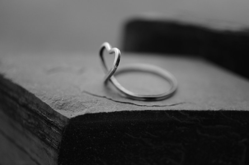 【JanvierMade]❤ハートシルバーリングシルバーリングのL Lシンプルなデザインの手作りの工夫 - リング・指輪 - 金属 ホワイト
