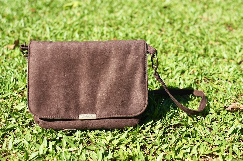 Chez。La pochette sept  - Chocolate - Messenger Bags & Sling Bags - Polyester Brown