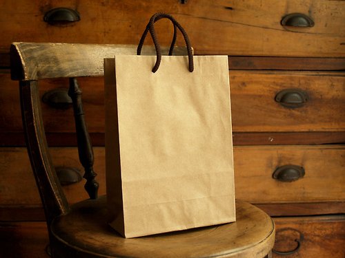 快速出貨【 維肯生活 】 手提紙袋 / 包裝紙袋 / 牛皮紙禮物禮盒手提袋