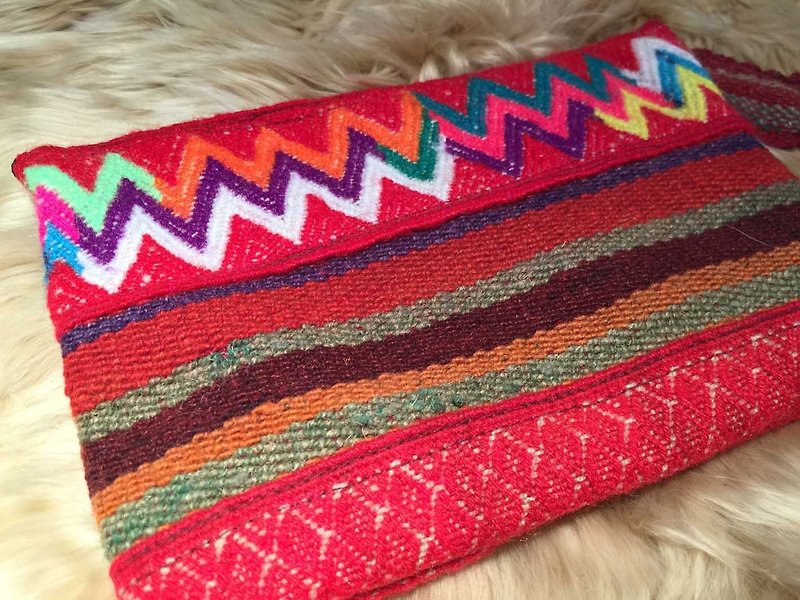 Alpaca woven diamond pattern colorful hand-woven rectangular bag/pocket - กระเป๋าเครื่องสำอาง - งานปัก หลากหลายสี