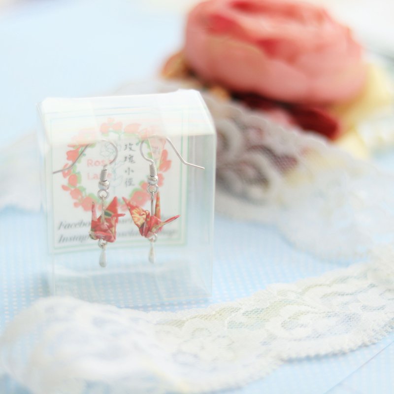 Origami Crane Earrings (or Ear Clips) For Wedding Bride, Lunar New Year and Festival Gift - ต่างหู - กระดาษ สีแดง