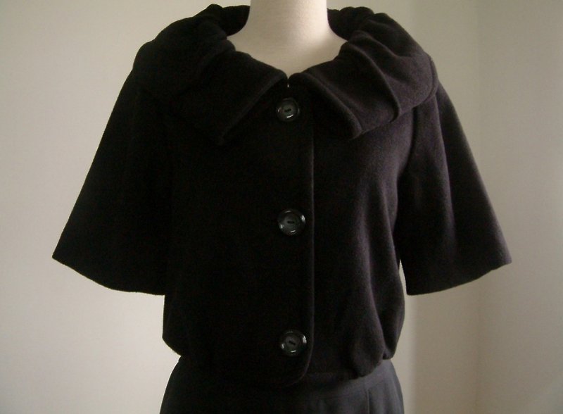 花苞領短版大衣 - 外套/大衣 - 其他材質 黑色