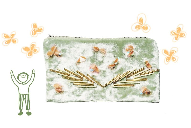 Plum small beads hand-beaded pouch - กระเป๋าเครื่องสำอาง - วัสดุอื่นๆ สีเขียว