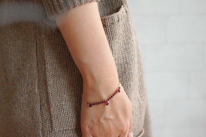 14kgf-Grenadine bracelet - สร้อยข้อมือ - เครื่องเพชรพลอย สีแดง