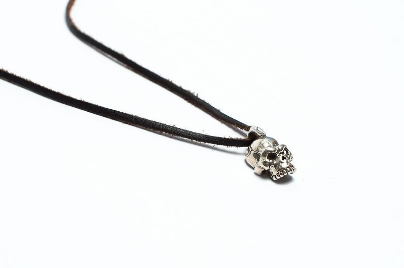 Dokuro Skull Pendant 925 Silver Handmade Pendant - Necklaces - Other Metals White