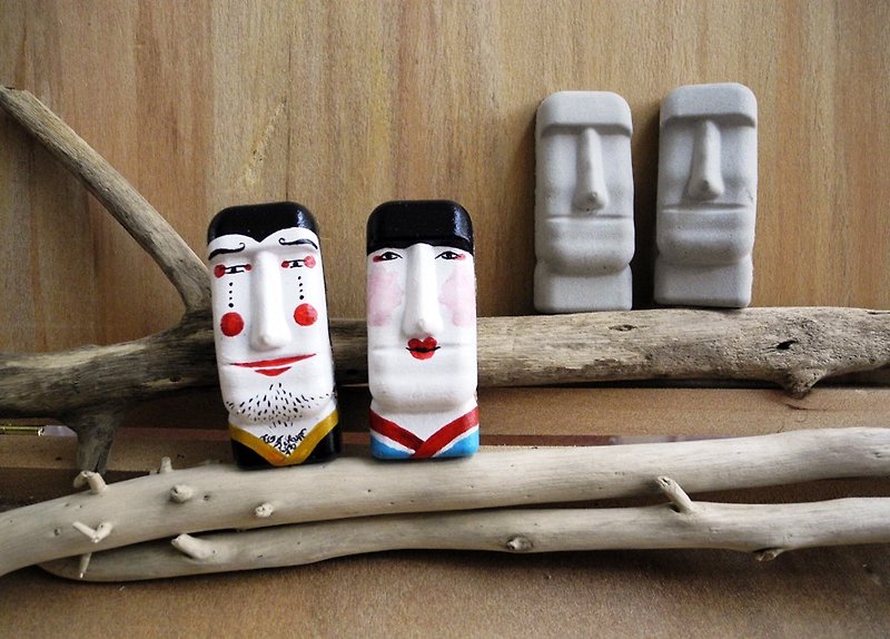 Easter Island Mini Moai Statue Magnet-A young couple traveling in Japan - แม็กเน็ต - ปูน หลากหลายสี