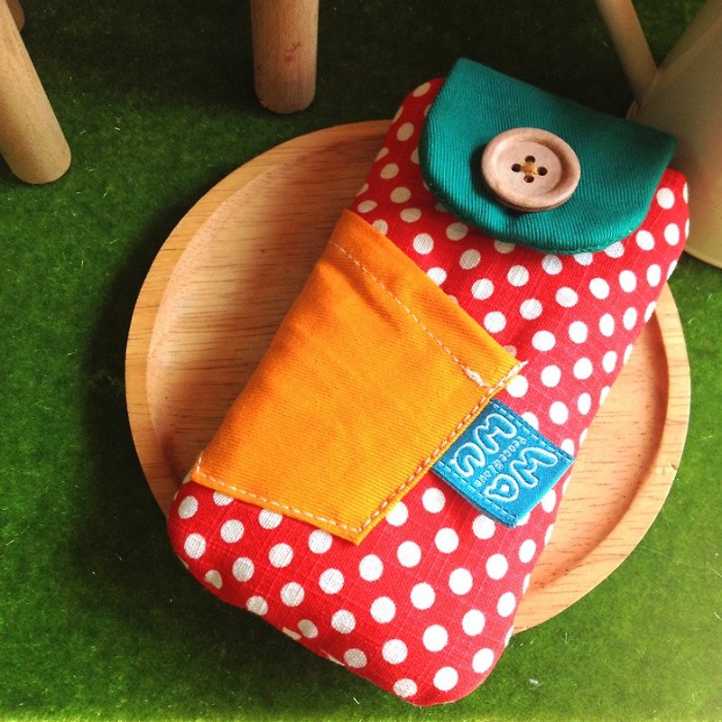 Button-shaped mobile phone bag (red dots) (with rope) Order-to-order production* - เคส/ซองมือถือ - ผ้าฝ้าย/ผ้าลินิน สีแดง