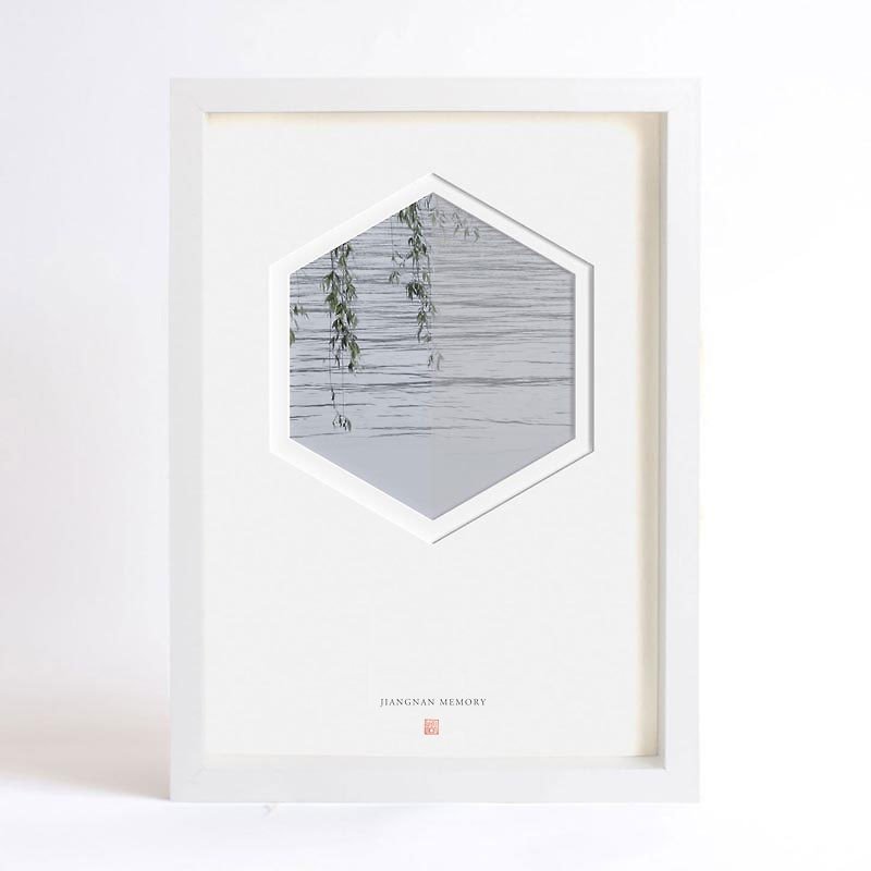 - MEMORY OF JIANGNAN - 六角形の窓の写真 - 家の装飾 - ポスター・絵 - 紙 ホワイト