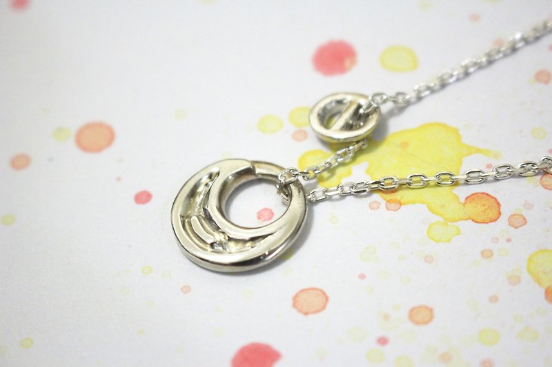 Sun and Moon (925 sterling silver hand-made necklaces) - สร้อยคอ - โลหะ สีเทา