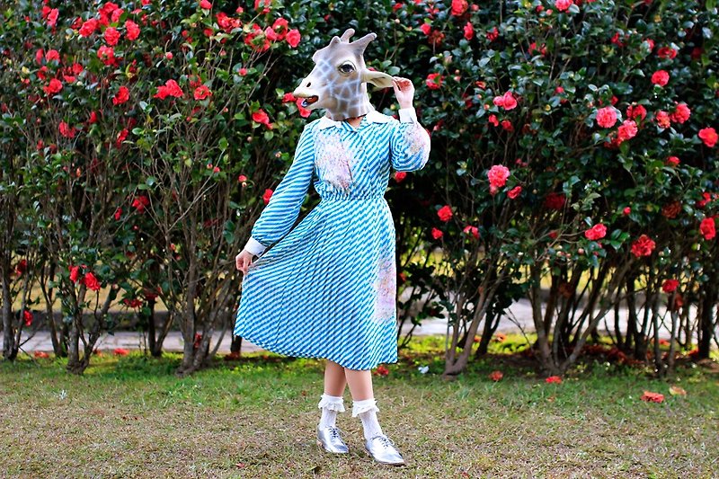 {::: Giraffe giraffe who :::} _ light blue and white stripes and white collar purple flower group carved vintage lace dress - Skirts - Other Materials Blue