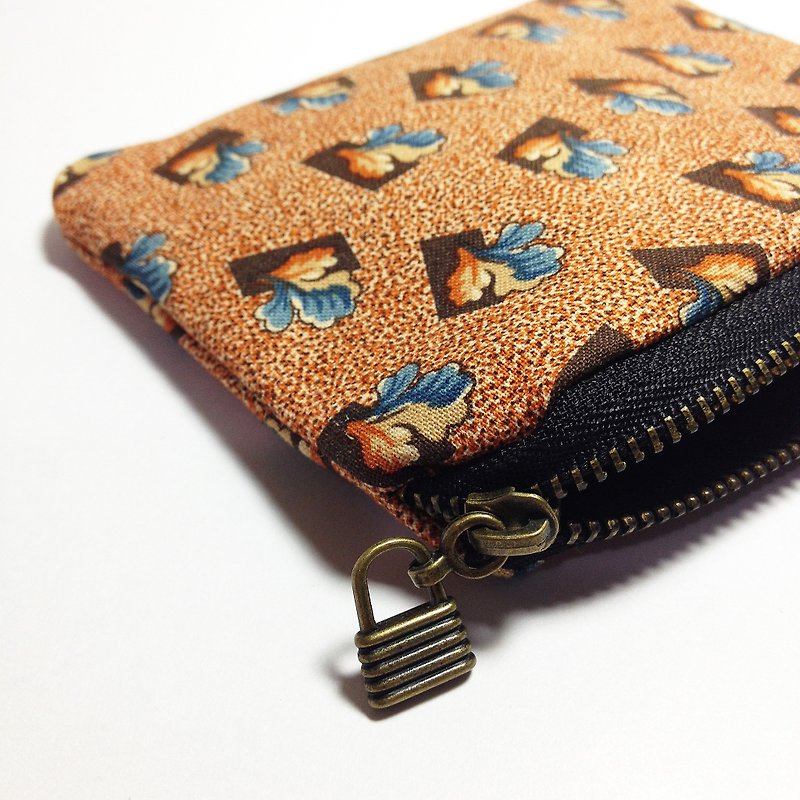 Japanese vintage cloth coin purse - กระเป๋าใส่เหรียญ - วัสดุอื่นๆ สีส้ม