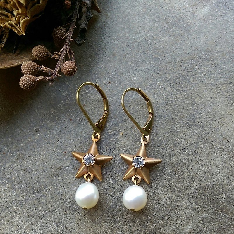 Vintage Star Freshwater Pearls Earrings - Earrings & Clip-ons - Gemstone 
