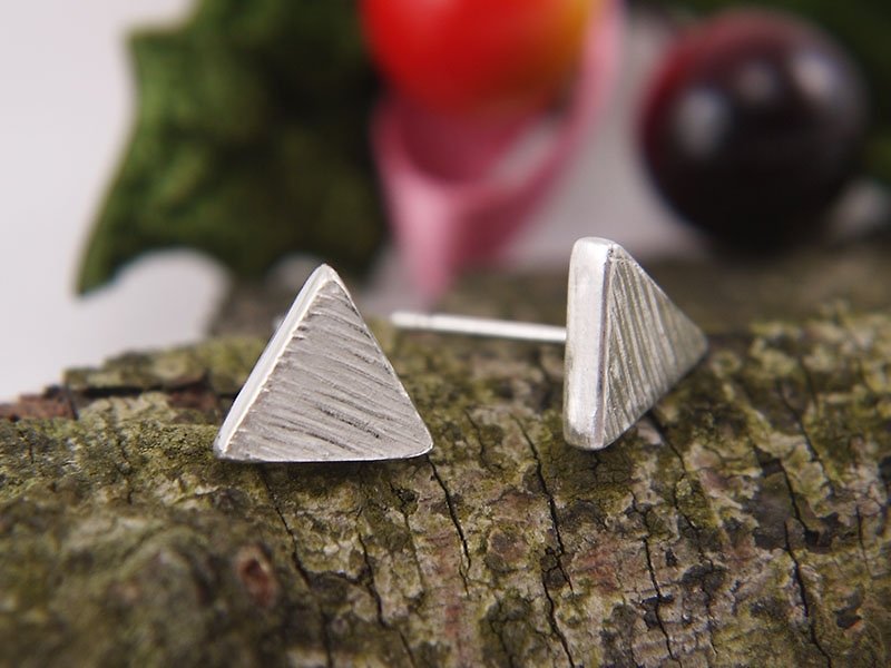 Angle sterling silver earrings - Earrings & Clip-ons - Other Metals White