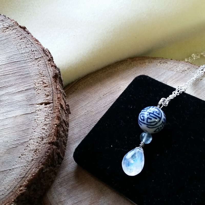 手工陶瓷珠淡藍螢石配16mm 強光切面月亮石 925銀長項鍊 - 長頸鍊 - 寶石 藍色