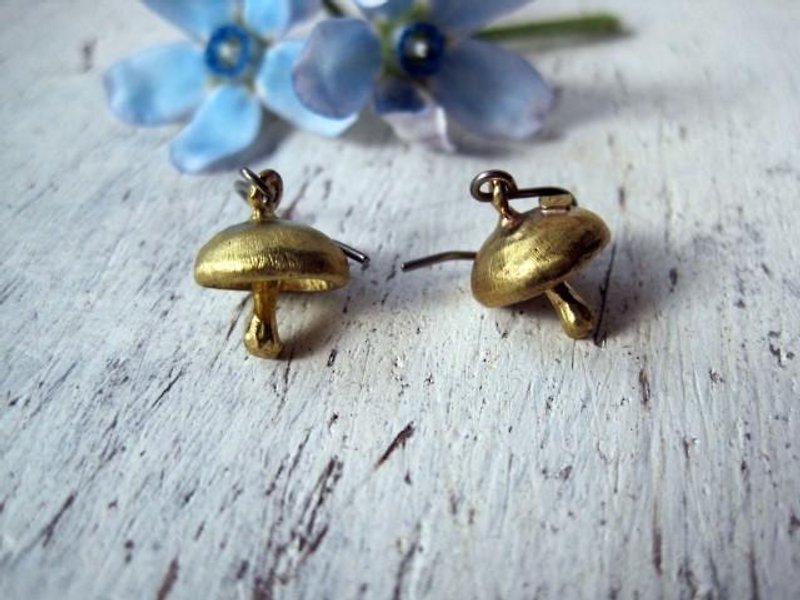 Earrings / Mushroom 1 Brass Accessory - ต่างหู - โลหะ สีทอง