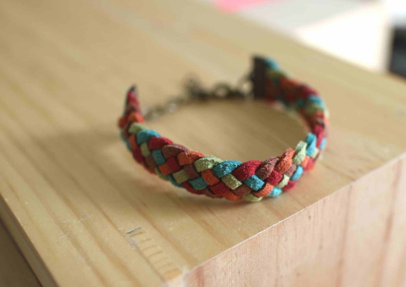 編織手環--韓國麂皮絨【啄木鳥與牠的果子】 - 手鍊/手環 - 真皮 多色