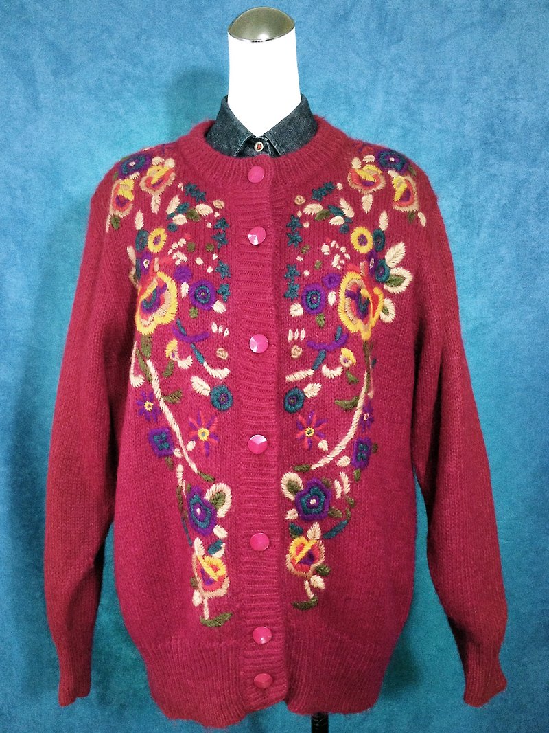 Ping-pong vintage [vintage sweater / Long delicate embroidered flowers vintage thick sweater coat] foreign vintage wool jacket VINTAGE - เสื้อแจ็คเก็ต - วัสดุอื่นๆ หลากหลายสี