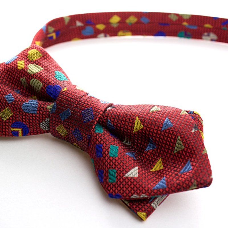 Bow tie Geometric Design - เนคไท/ที่หนีบเนคไท - ผ้าฝ้าย/ผ้าลินิน สีแดง