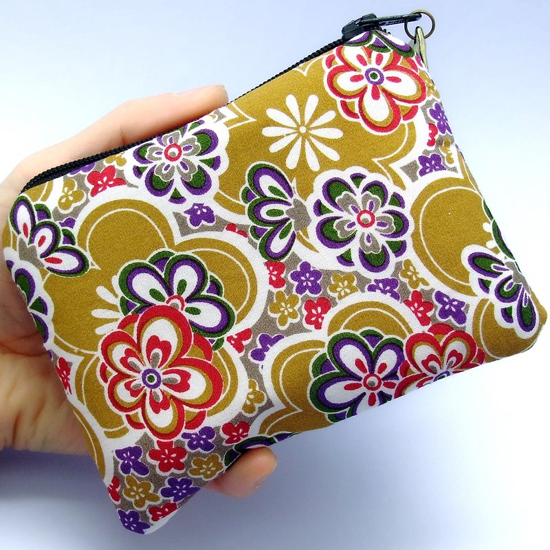 Zipper pouch / coin purse (padded) (ZS-17) - Coin Purses - Cotton & Hemp Brown