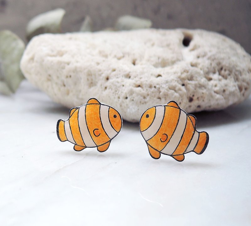 Clownfish handmade cute earrings Nemo anti-allergic ear acupuncture painless Clip-On - ต่างหู - เรซิน สีส้ม