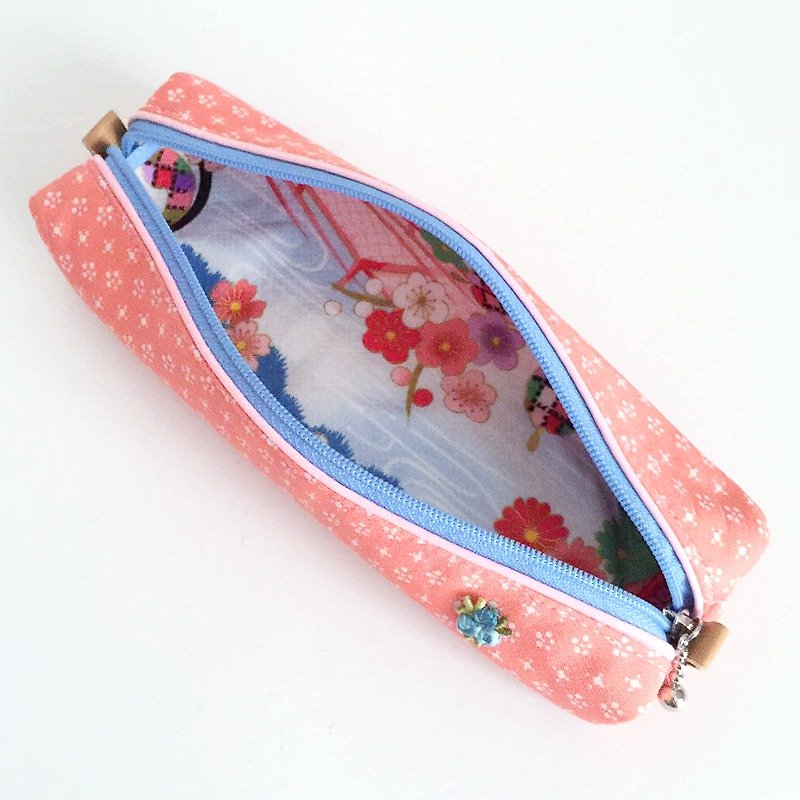 Pen Case with Japanese Traditional Pattern, Kimono - กล่องดินสอ/ถุงดินสอ - วัสดุอื่นๆ สึชมพู