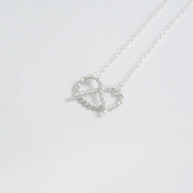 [Christmas (exchange gifts)] German bread/butterfly biscuit sterling silver necklace - สร้อยคอ - โลหะ 