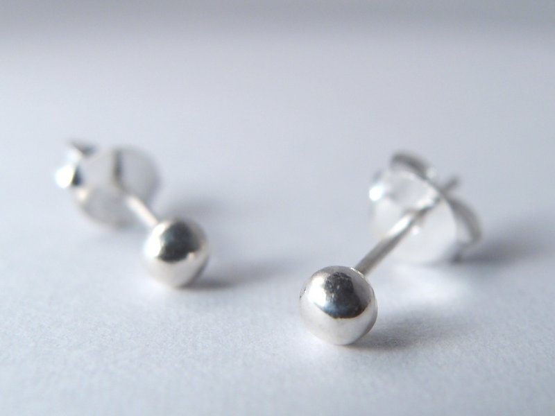 Round beads shiny sterling silver earrings - ต่างหู - โลหะ สีเทา