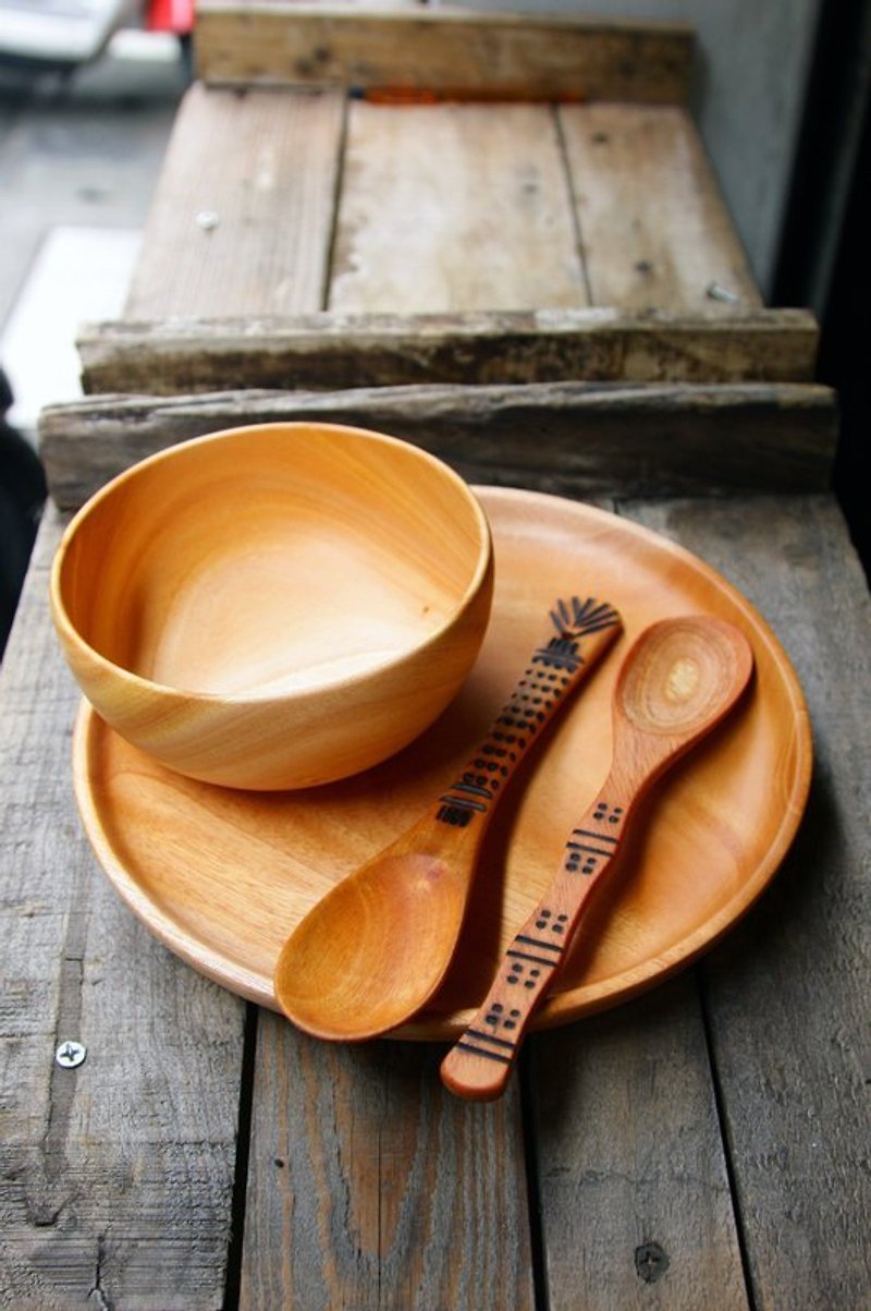 手作りの木製の食器_ディスク - 小皿 - 木製 カーキ