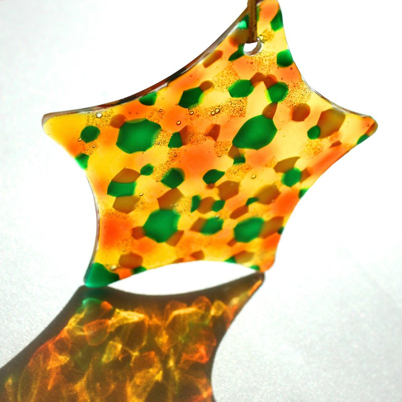 水色の斑点黄色の緑ステンドグラススターSuncatcher・Handmde Appreciation Gift - その他 - ガラス イエロー