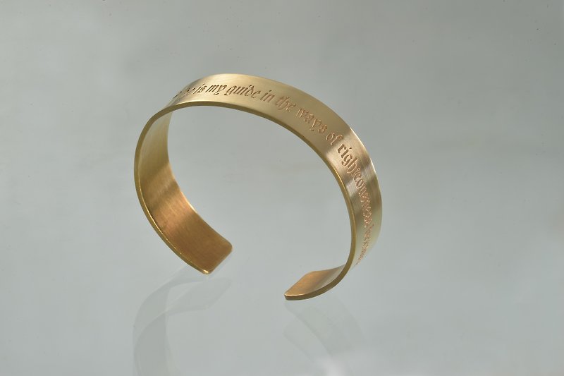 Brass bracelet / He makes my soul / English / F / lettering / engraving / manual hand-made / Accessories Gifts - สร้อยข้อมือ - โลหะ สีทอง