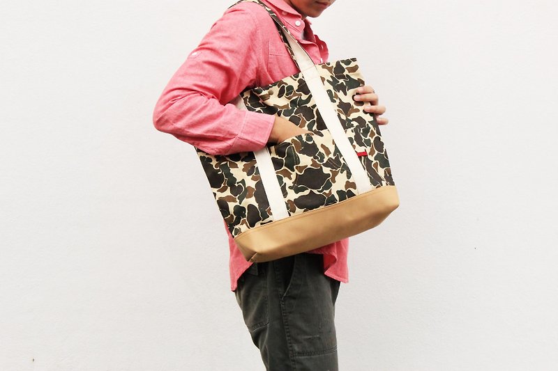 MILITARY TOTE BAG - Handbags & Totes - Other Materials Khaki