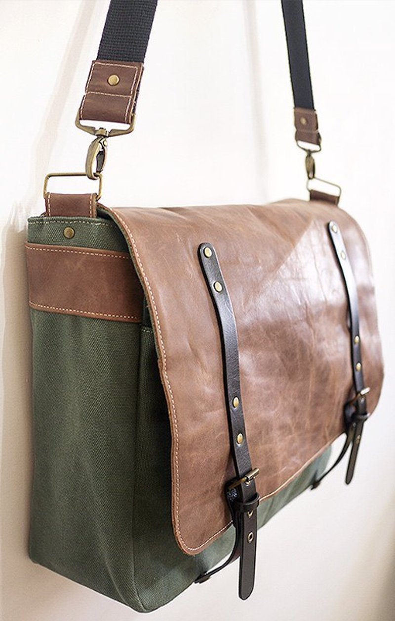 [慶聖誕]文青。大書包(布料.皮料會更動.下標前請先詢問) - Messenger Bags & Sling Bags - Other Materials Brown