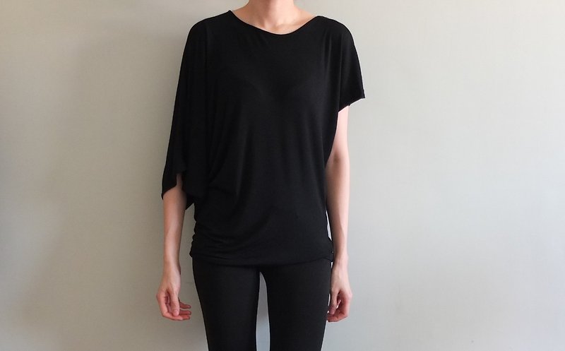 Black Tencel Cotton Uneven Sleeve T - เสื้อผู้หญิง - ผ้าฝ้าย/ผ้าลินิน 