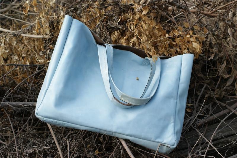 Tote Bag 天空藍牛皮拖特包 - 側背包/斜背包 - 真皮 