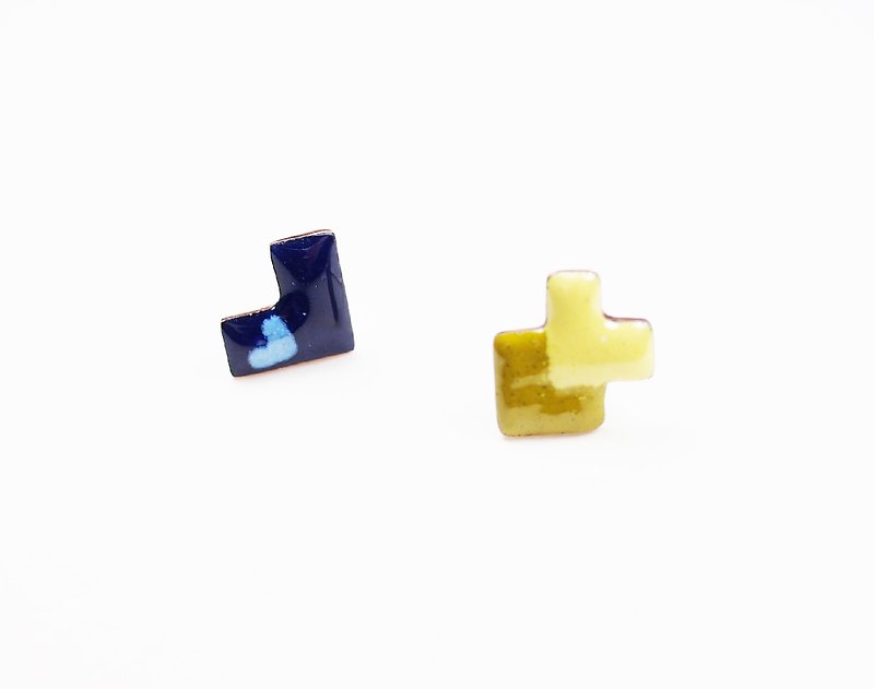 Simple Love Earrings 簡單愛造型琺瑯耳環(藍綠) - 耳環/耳夾 - 其他金屬 藍色