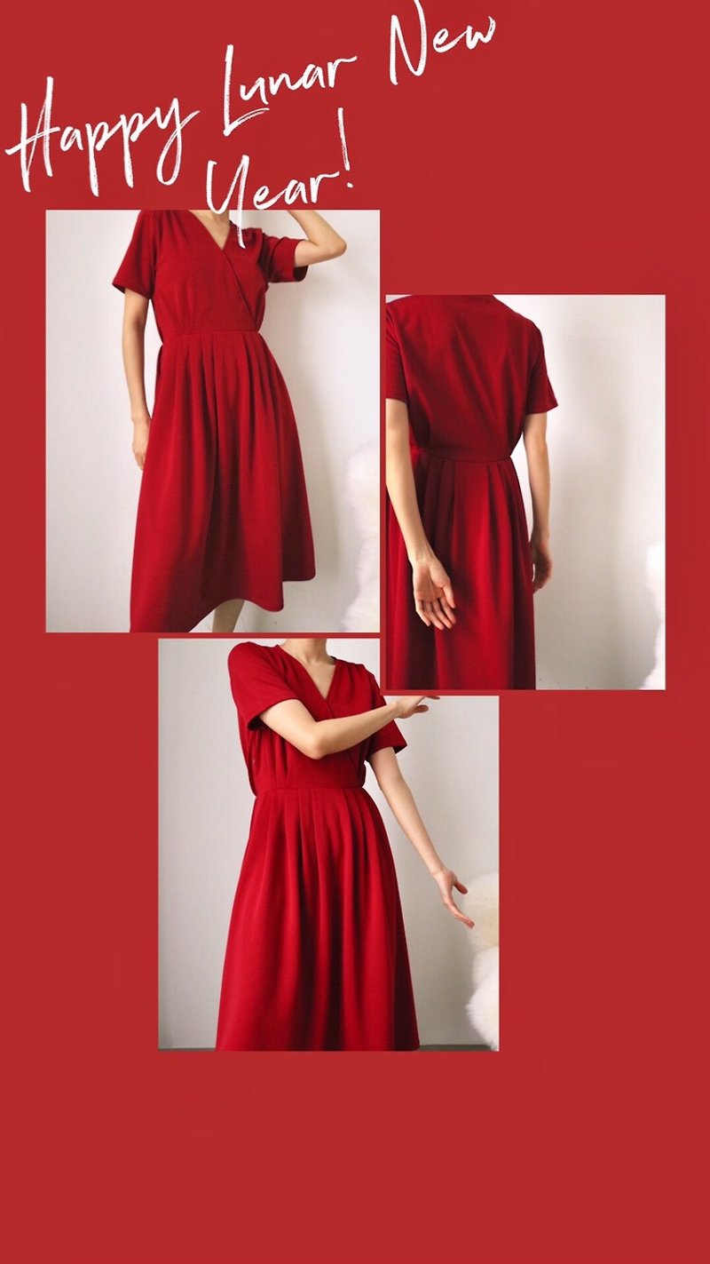 Burgundy red V-neck dress left with one S sample is cleared - ชุดเดรส - วัสดุอื่นๆ 