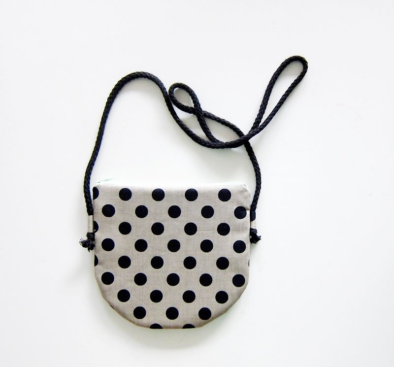 Semi-slung zipper bag / purse Great little (can also choose other purse fabric patterns) - กระเป๋าแมสเซนเจอร์ - วัสดุอื่นๆ สีเทา